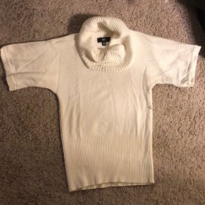 💚 Cream Turtleneck sweater shirt with belt hoops